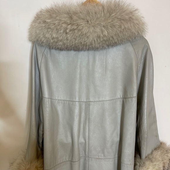 Gorgeous vintage leather and fur coat trench - Picture 11 of 16